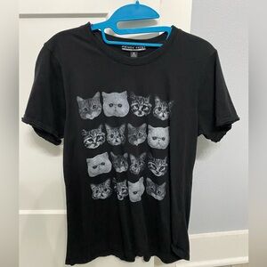 Black cat T-shirt